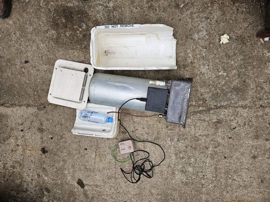 Boiler pt apa calda pe gaz original dedicat rulota camper kit complet