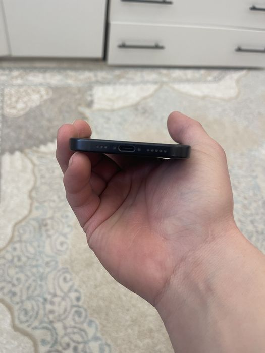 Продам Iphone 15 128gb