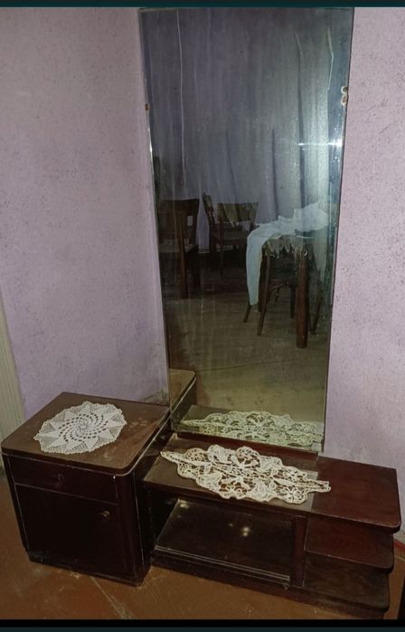 Noptiera lemn stejar cu oglinda incorporata