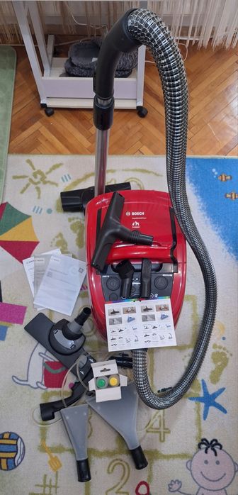 Aspirator cu spalare Bosch BWD421PRO, 2100 W, Filtru Hepa, Perii Turbo
