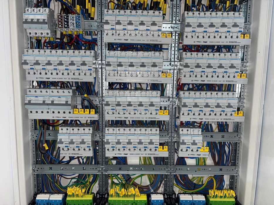 Electrician autorizat ANRE si calificare instalatii fotovoltaice