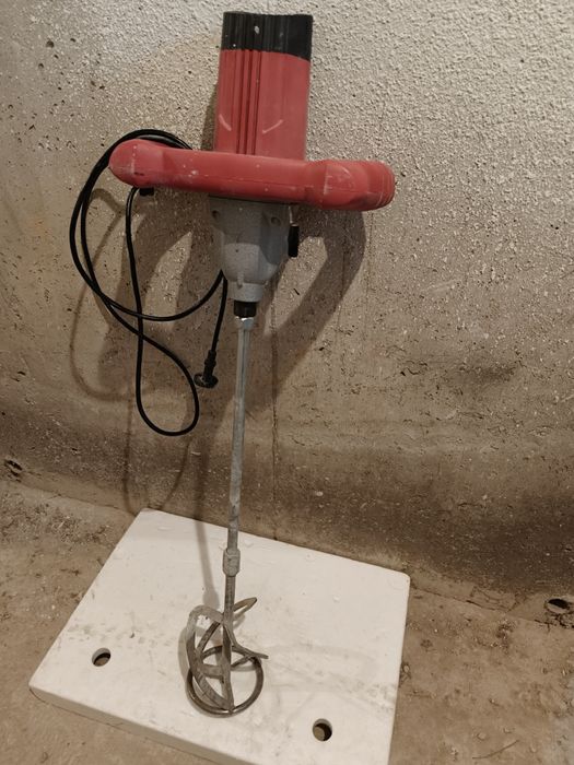 Немска бъркалка за бетон и лепило