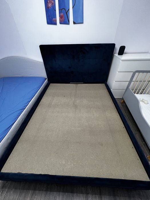 Vand pat din catifea albastra 160x200