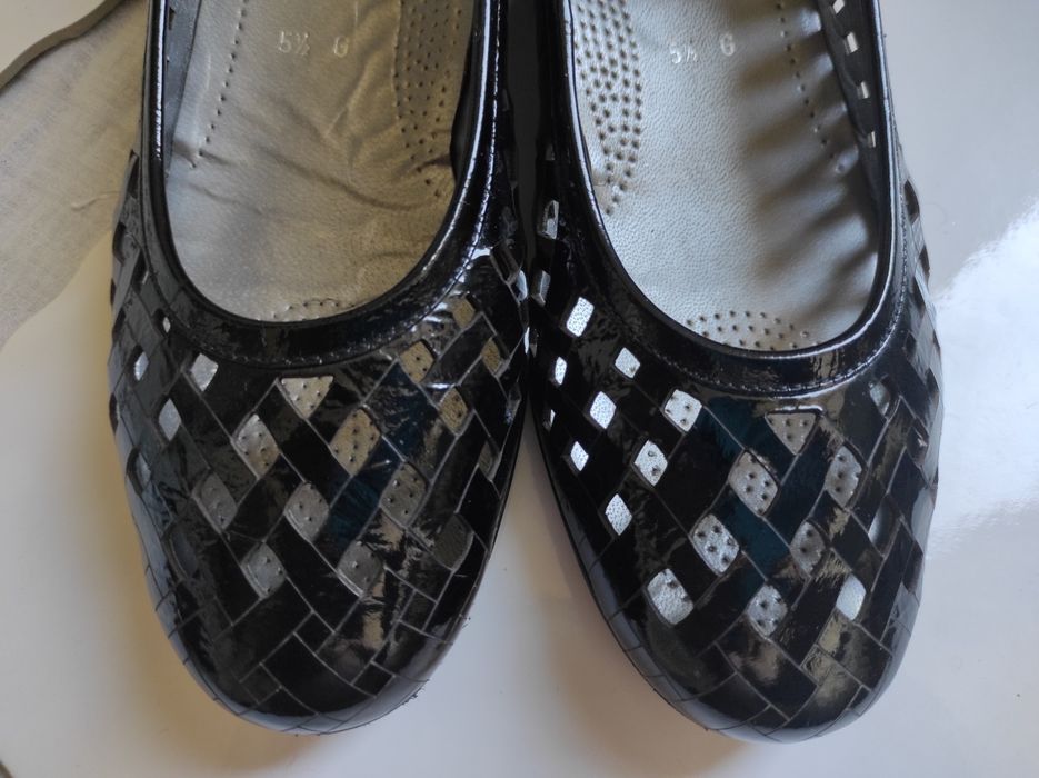 Panfofi piele eleganti, perforati