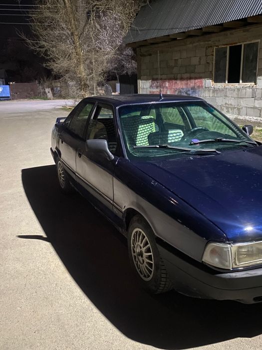 Ауди 80            .