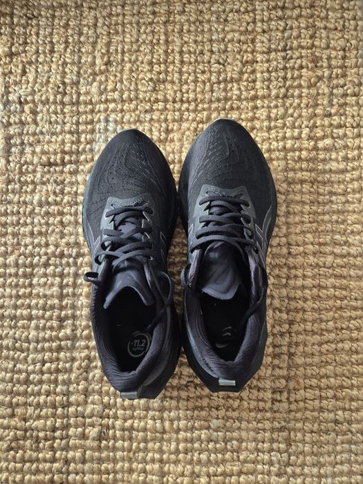 Asics Novablast 4, marime 43.5