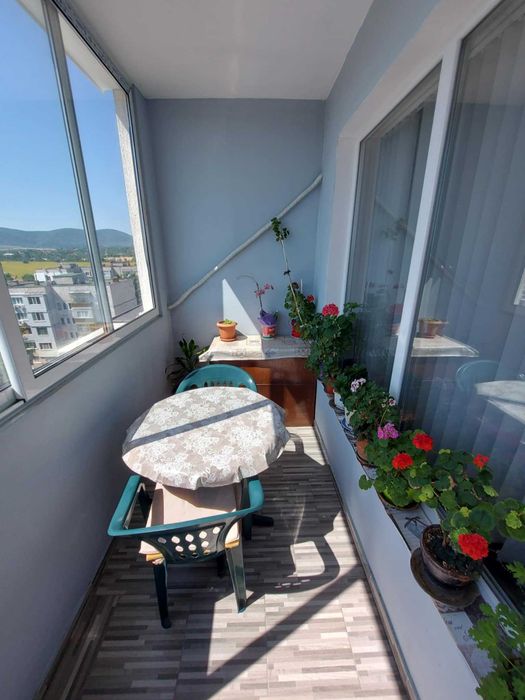 Продава се Двустаен апартамент в Търговище, Запад 2 - 65 кв.м за 1177 €/кв.м - Снимка #2