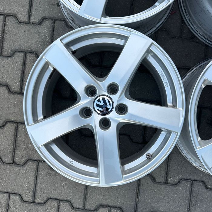 Jante aliaj VW Golf Passat Tiguan Touran octavia leon pe 17 5x112