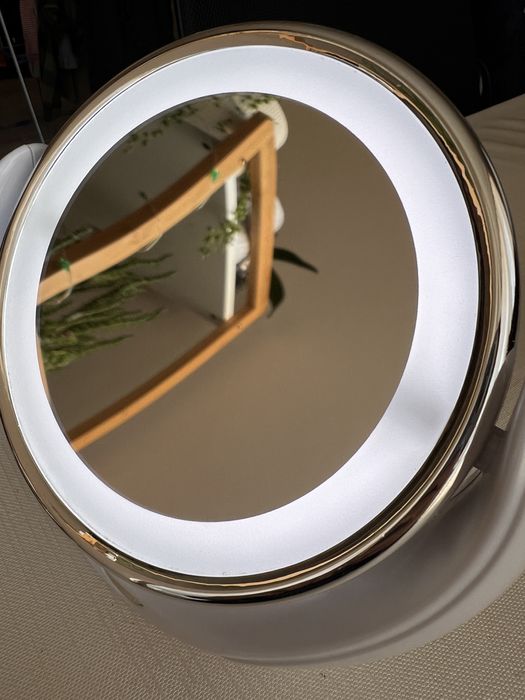 Козметично огледало с лед осветление