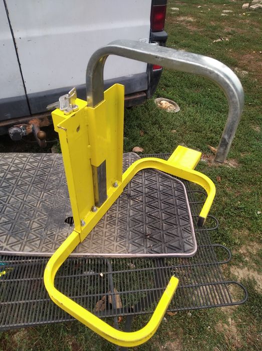 Скоба против кражба ремарке, кола