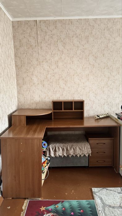 Продам стол для учебы