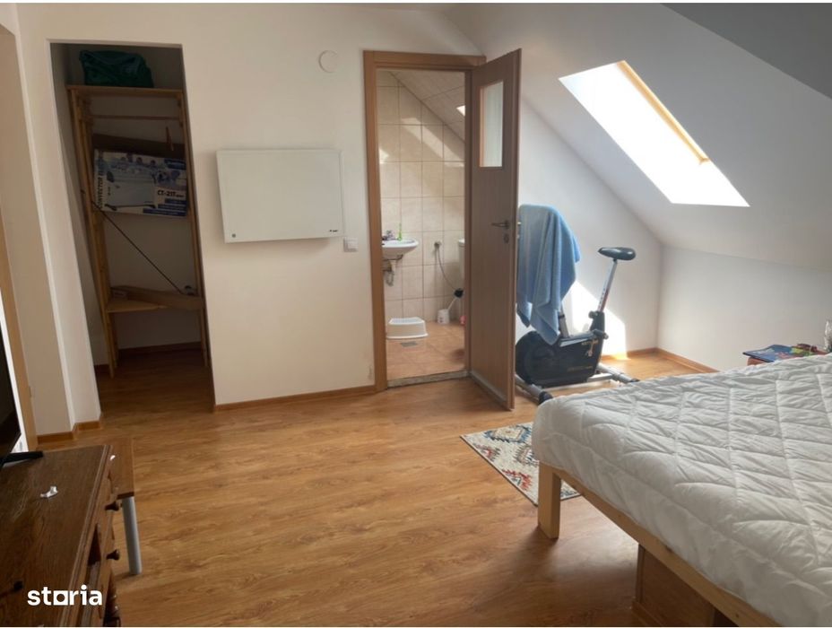 Casa NOUA 6 camere 7 bai teren 1.300 mp ,panouri foto-voltaice Orlat