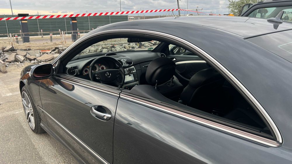 Mercedes-Benz CLK 320 CDI Avantgarde | 2009 | Pillarless Coupe | Istoric Service Germania