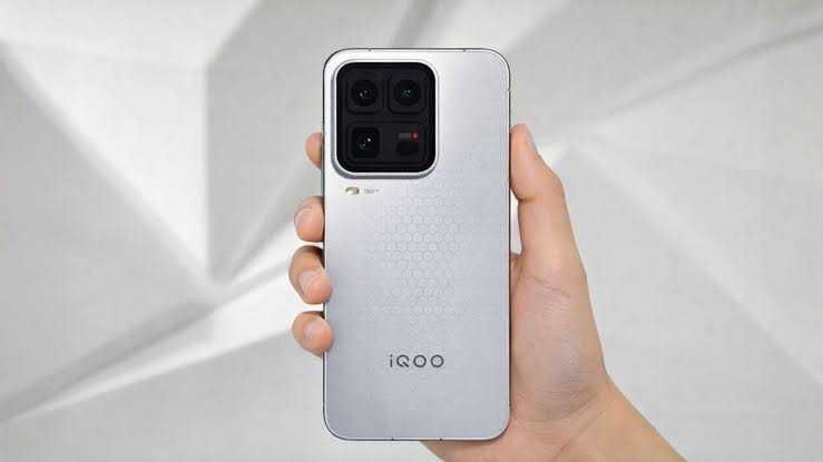 Vivo IQOO 15 Ultra 5G Dual sim 7400mAh батерия 2 години гаранция