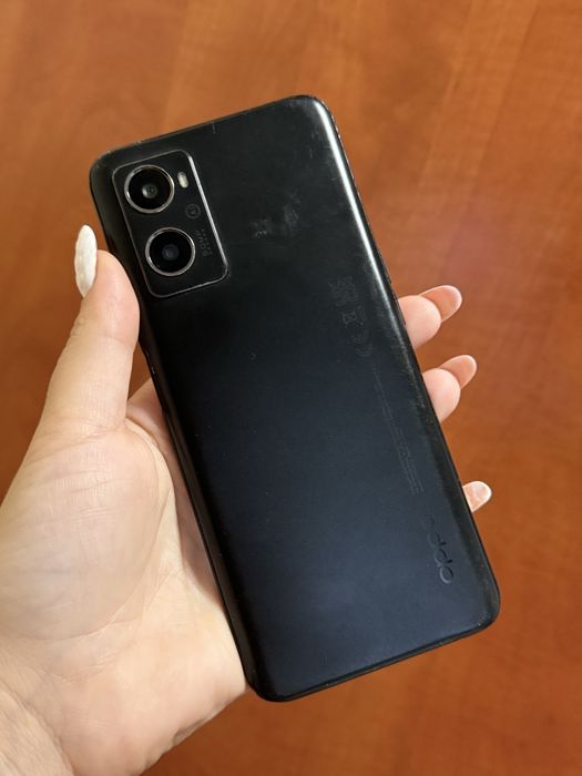 Oppo A96.