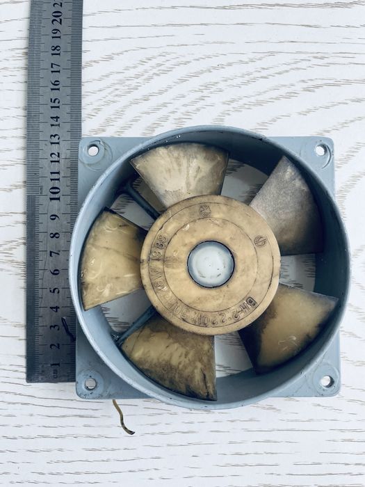 Продаётся вентилятор VEB Elmo Hartha DDR!