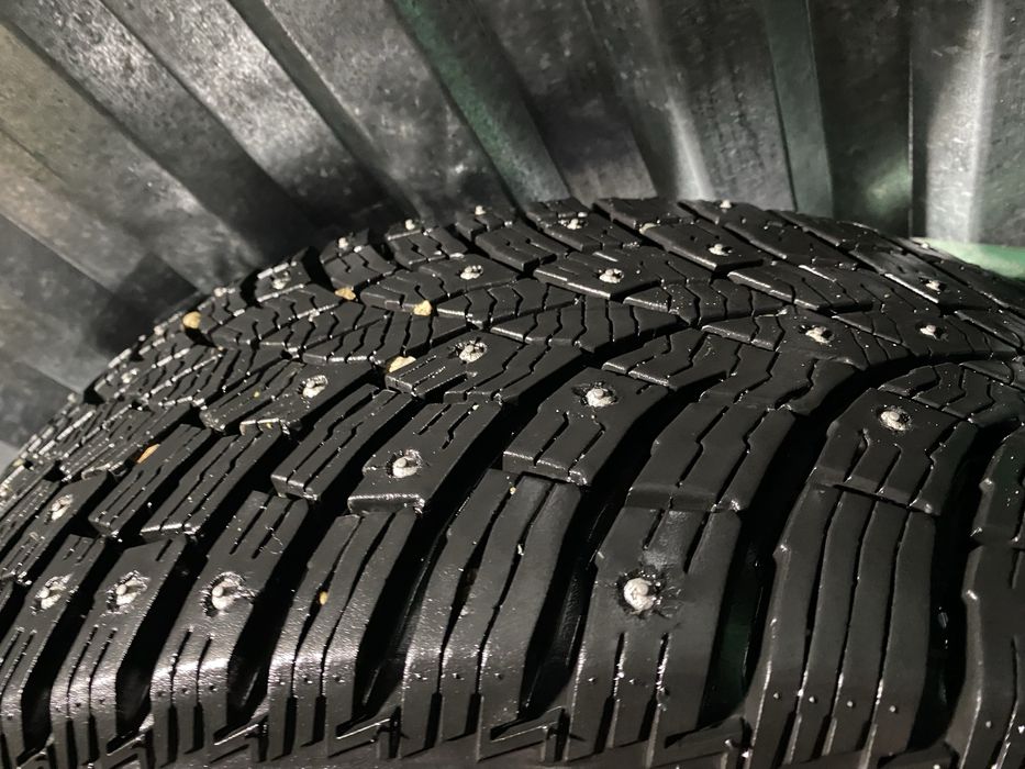 Продам комплект резины