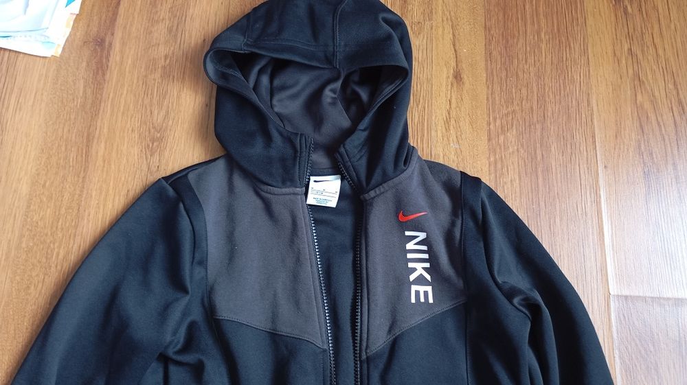 Горнище Nike размер М, 147см