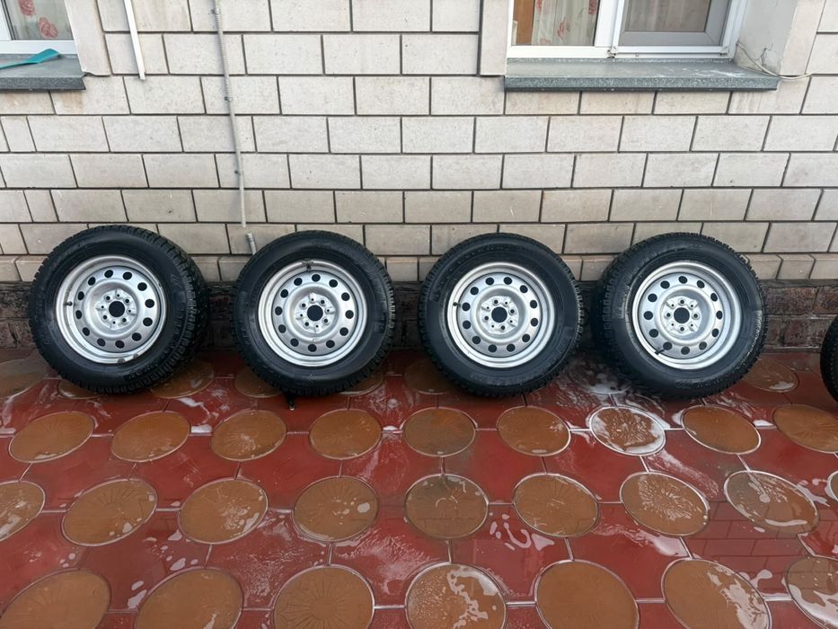 Резина зимняя.