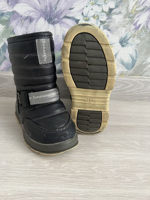 Продам детские зимние сапоги