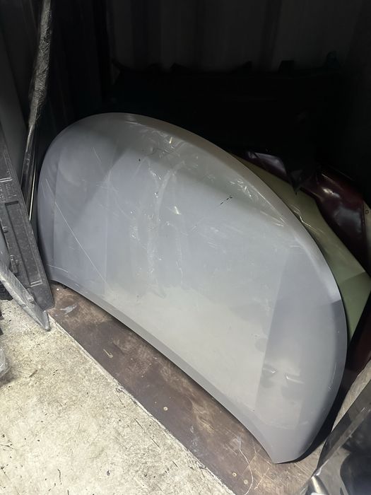 Капот на Авенсис 270