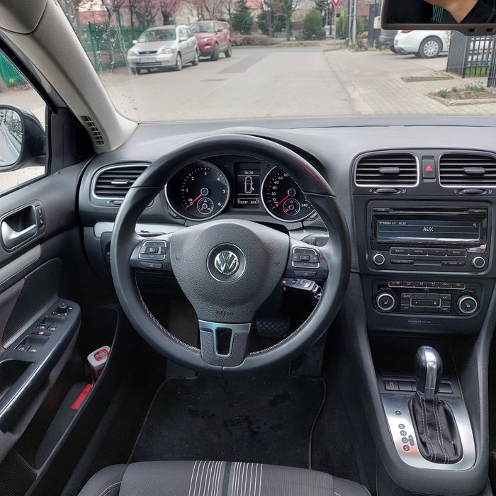 Inchiriez golf 6 automat