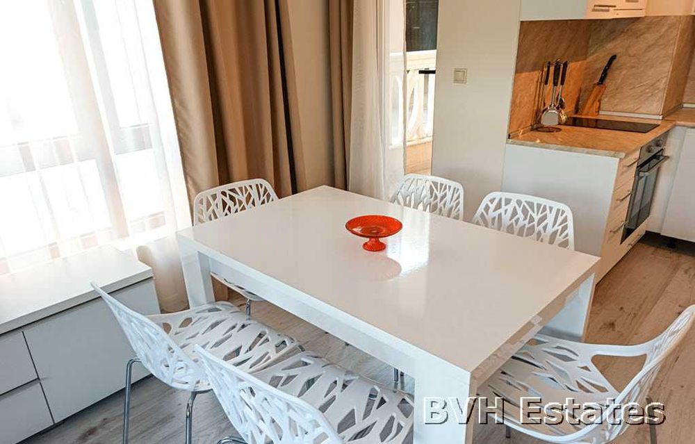 Тристаен апартамент с морска гледка във Varna Southbay Residence