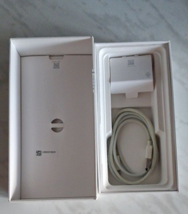 Телефон  Samsung  S20fe