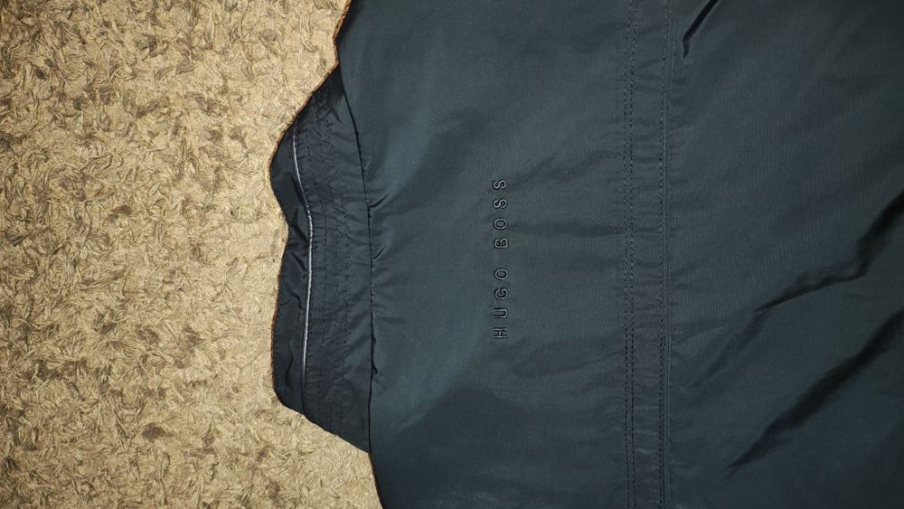 Vând geaca Hugo Boss bărbați 6xl