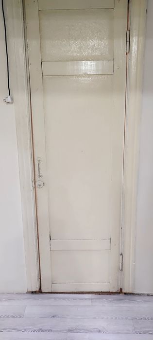 Продам межкомнатные двери Б/у