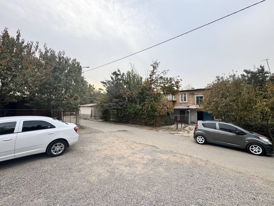 2/1/2 Паркентский базар! Кирпичный дом!47м.кв,47500 $