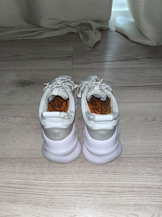 Versace chain reaction