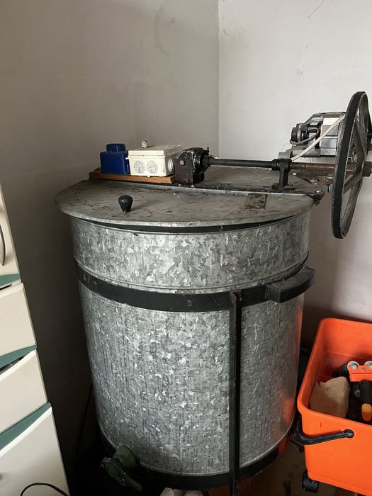 Центруфуга за мед