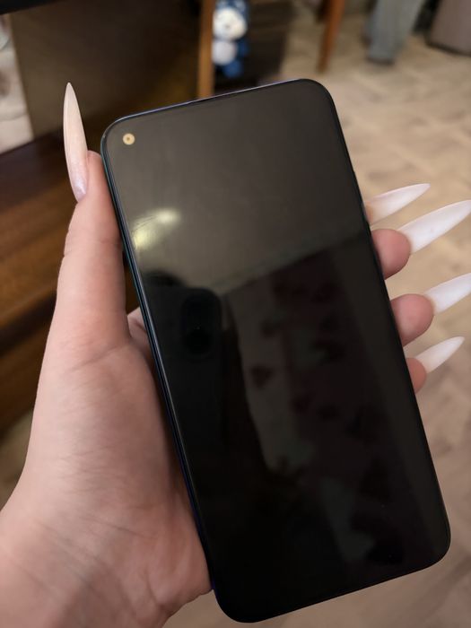 Телефон Huawei.