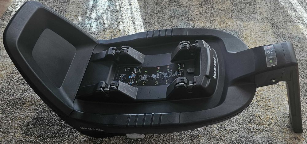 Столчета за кола Maxi-Cosi Pearl Pro 2 i-Size Authentic Graphite + Maxi-Cosi Pebble Pro i-Size Essential Blue + Maxi-Cosi База ISOFIX FamilyFix 3