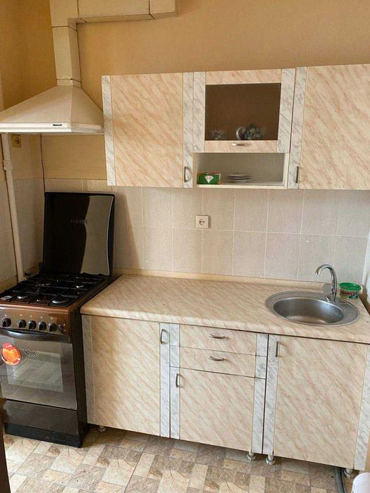 Буюк Ипак йули метро ёнида ЕВРО квартира кизлар учун без маклера