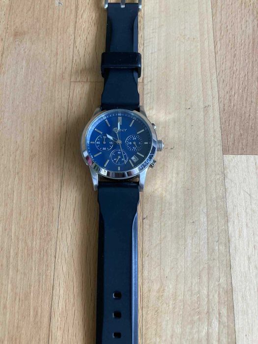 DKNY Chronograph оригинален часовник