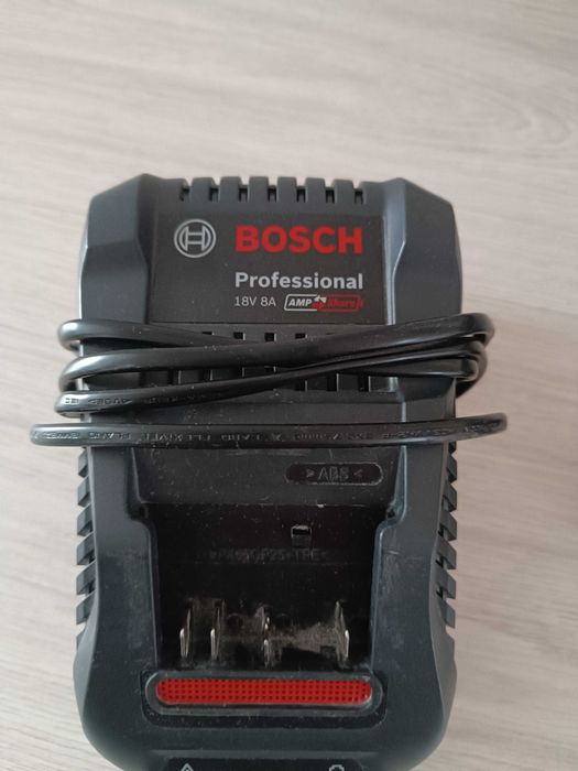 Vând aspirator bosch