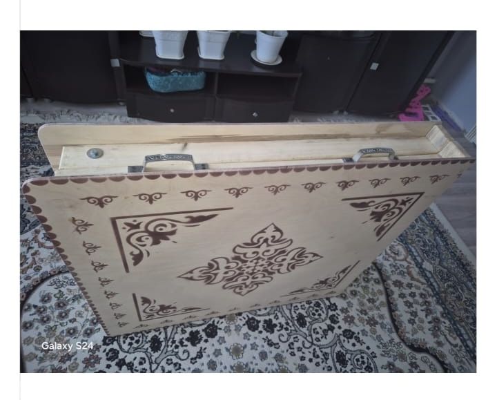 Складной деревянный стол