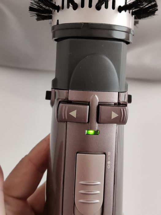 Сешоарът- четка ( машата) Bebyliss, нов уред.