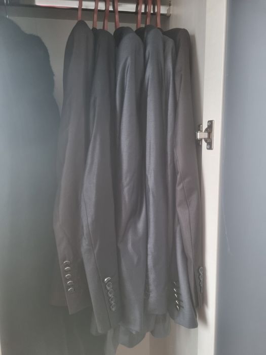 Костюмы в отличном состоянии новый