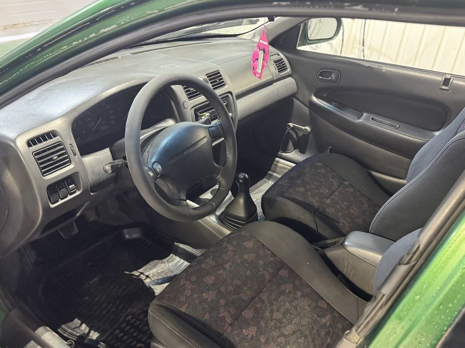 Продам Mazda 323 BA