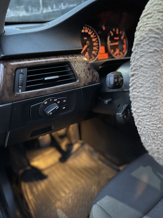 BMW 320 d E90 | 2.0 Diesel 163CP+stage 1 | NAVI MARE | XENON | TRAPA