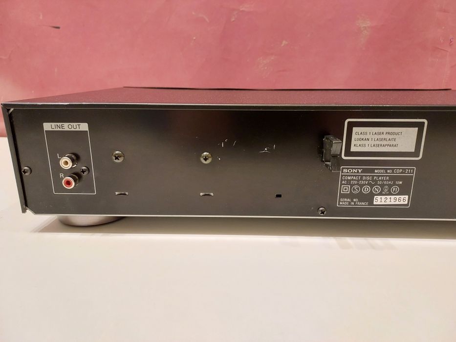 CD-Player Sony CDP-211. Made in France. Perfect funcțional.