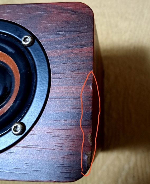 Vând urgent boxă din lemn