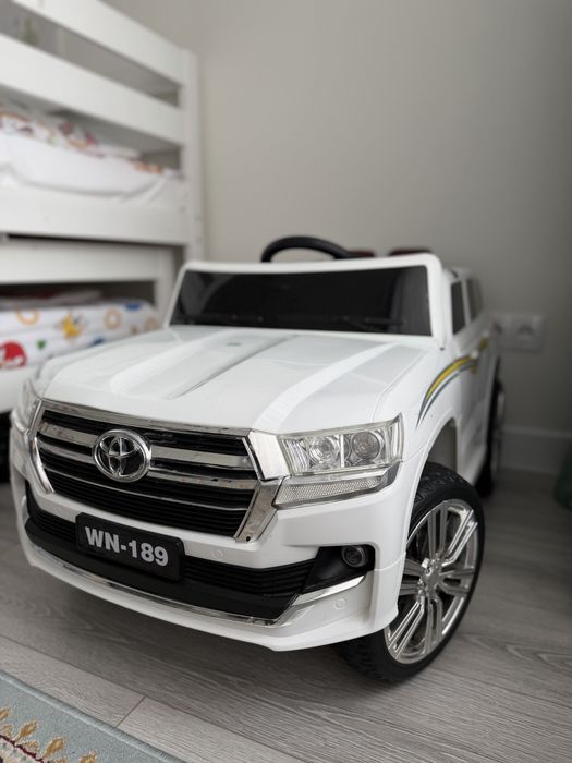 Детский электромобиль