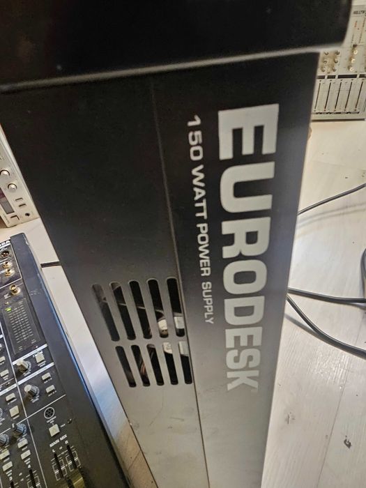 Mixer Audio Profesional Behringer Eurodesk MX 2442A Sursa Externa 150W 24 Canale