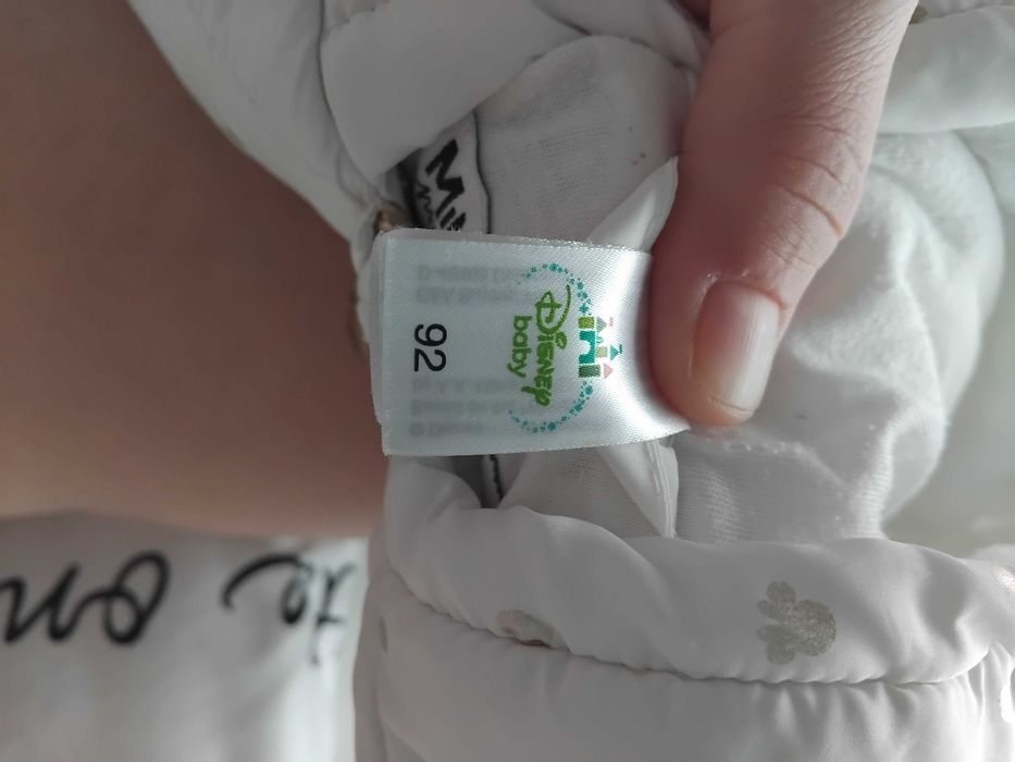 Vesta alba cu inimioare aurii