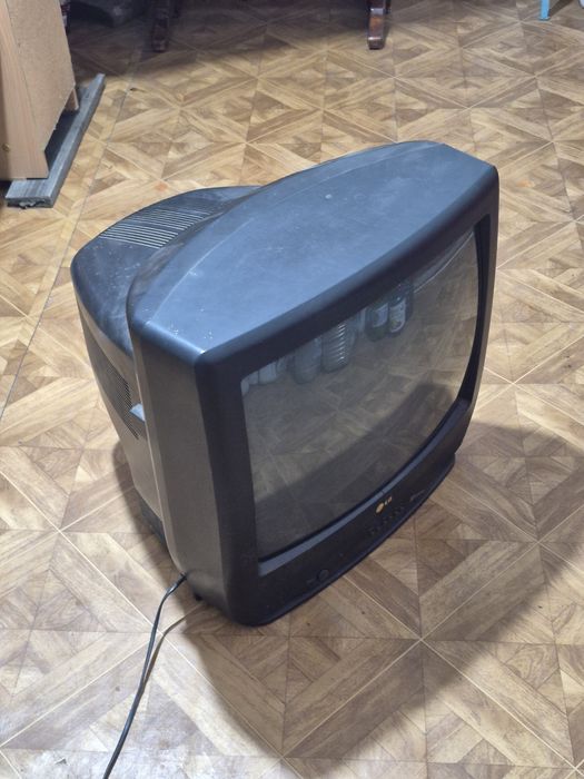 Телевизор LG CF-20F30K