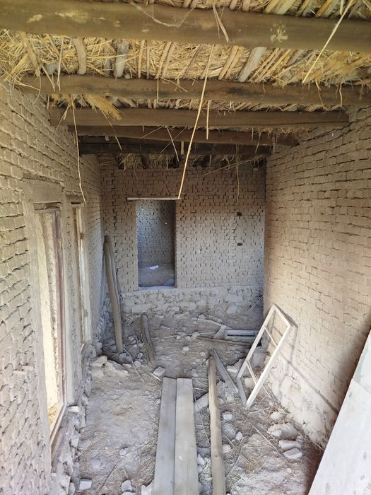 Toliq pitpegen karobka jaĝdaydaĝi uy satiladi